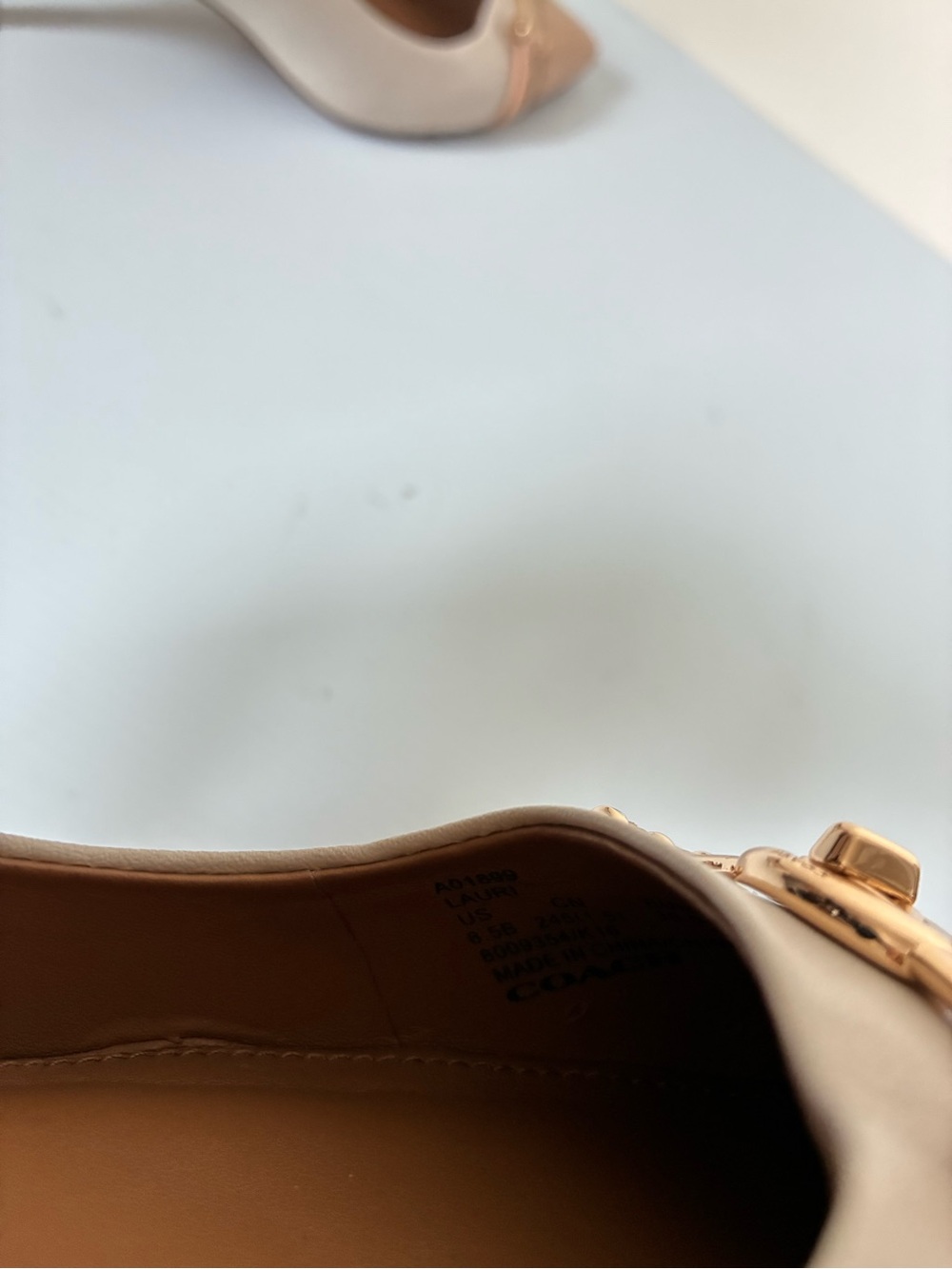Coach Lauri Ivory Nude Colorblock Leather Pointed Toe Kitten Heel Pumps size 8.5 - Picture 12 of 12